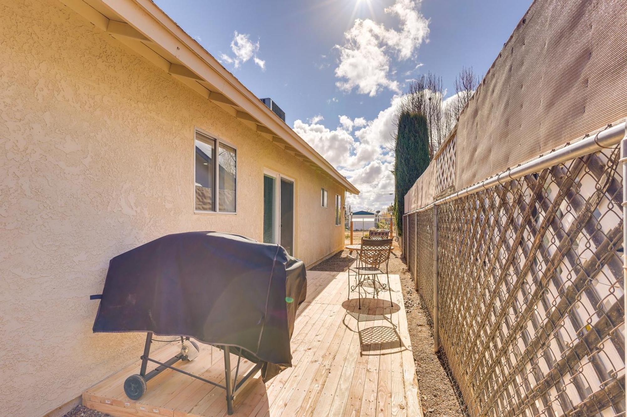 Kingman Vacation Rental With Yard And Fire Pit Bagian luar foto